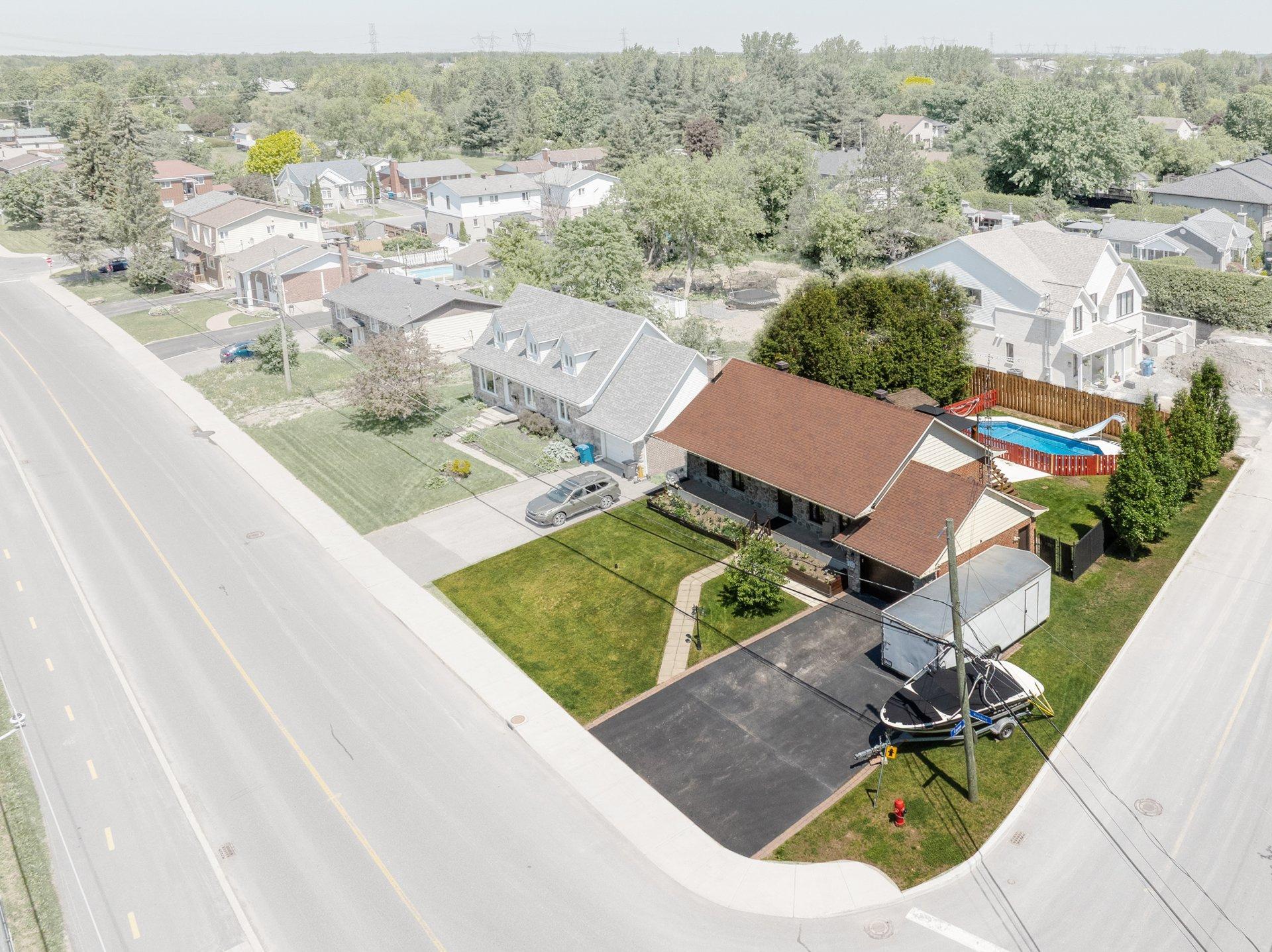 









8370


Boul. Kimber

,
Longueuil (Saint-Hubert),




QC
J3Y7K3

