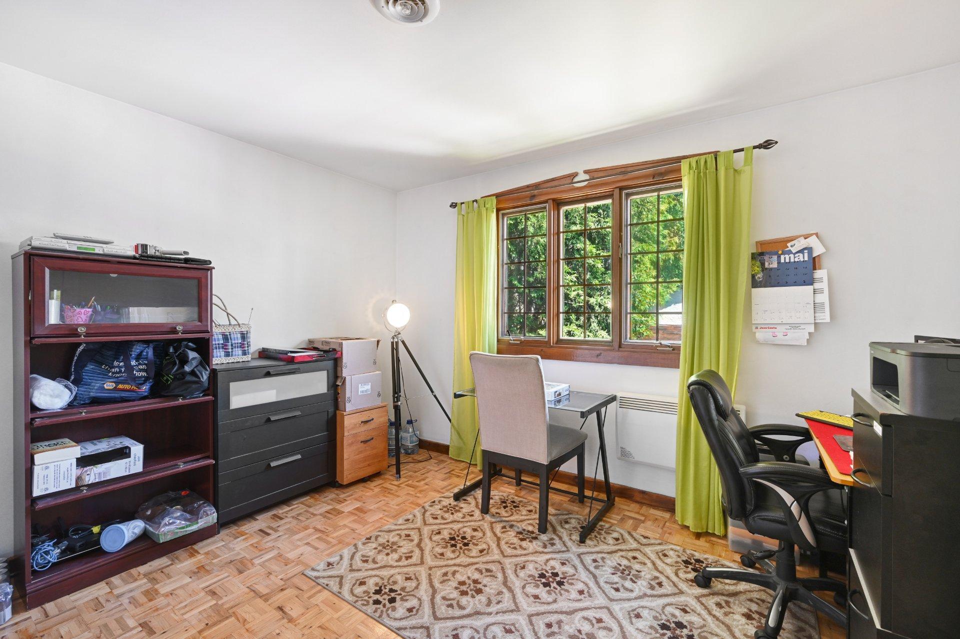 









8370


Boul. Kimber

,
Longueuil (Saint-Hubert),




QC
J3Y7K3

