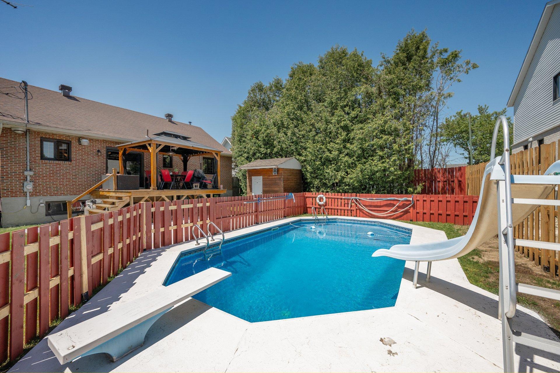 









8370


Boul. Kimber

,
Longueuil (Saint-Hubert),




QC
J3Y7K3

