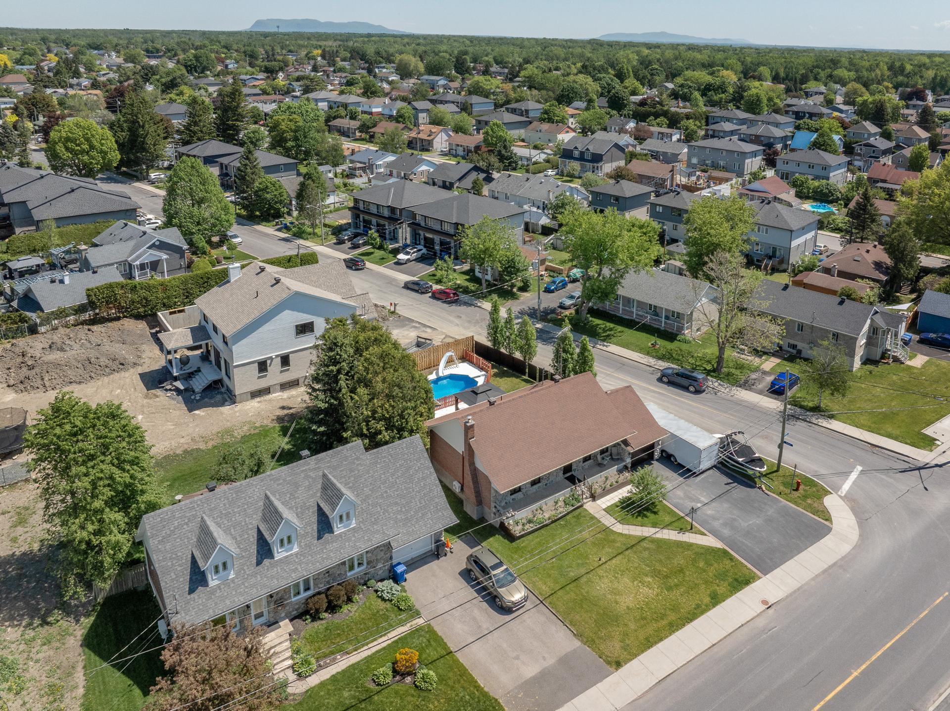 









8370


Boul. Kimber

,
Longueuil (Saint-Hubert),




QC
J3Y7K3

