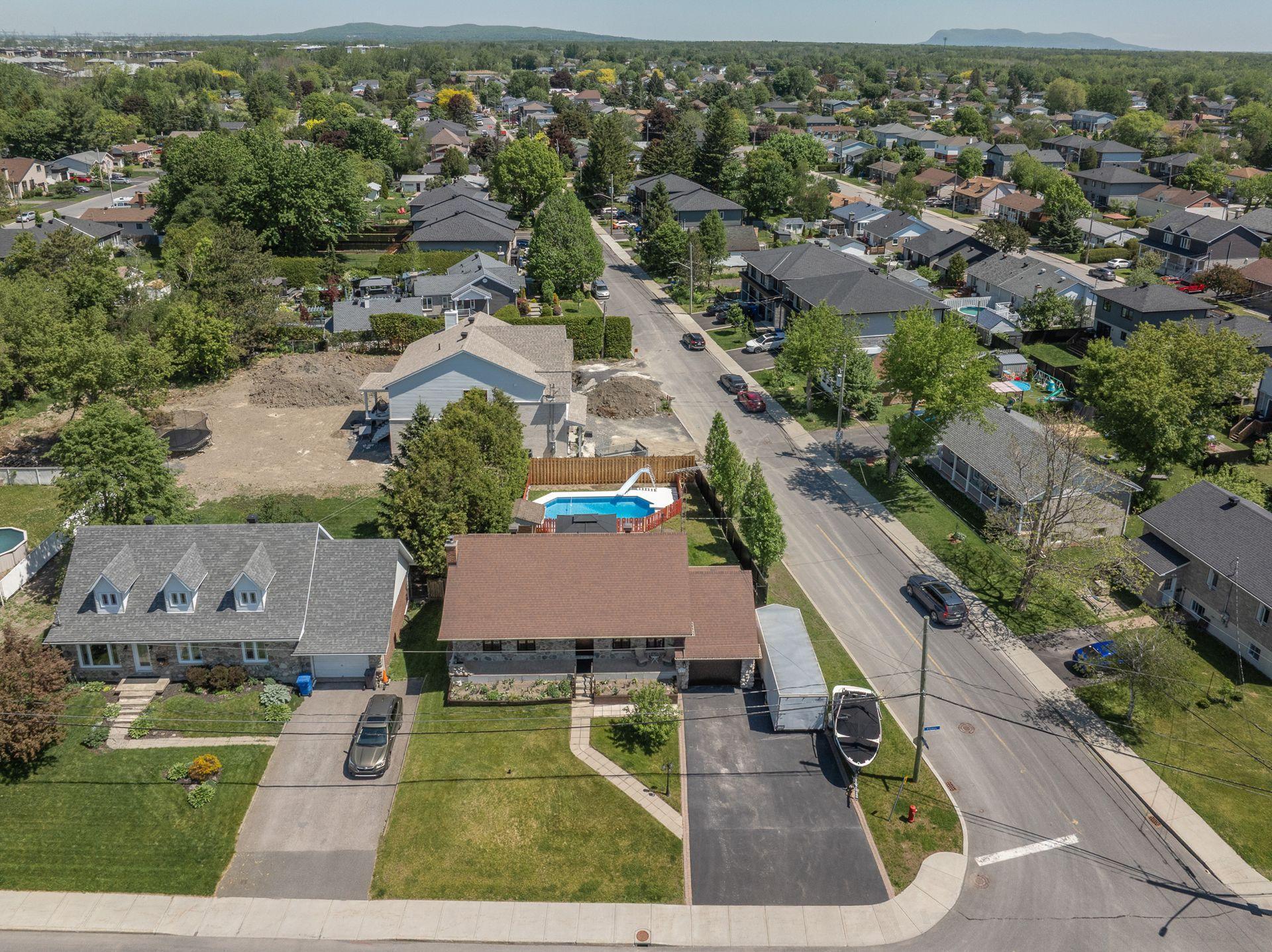









8370


Boul. Kimber

,
Longueuil (Saint-Hubert),




QC
J3Y7K3

