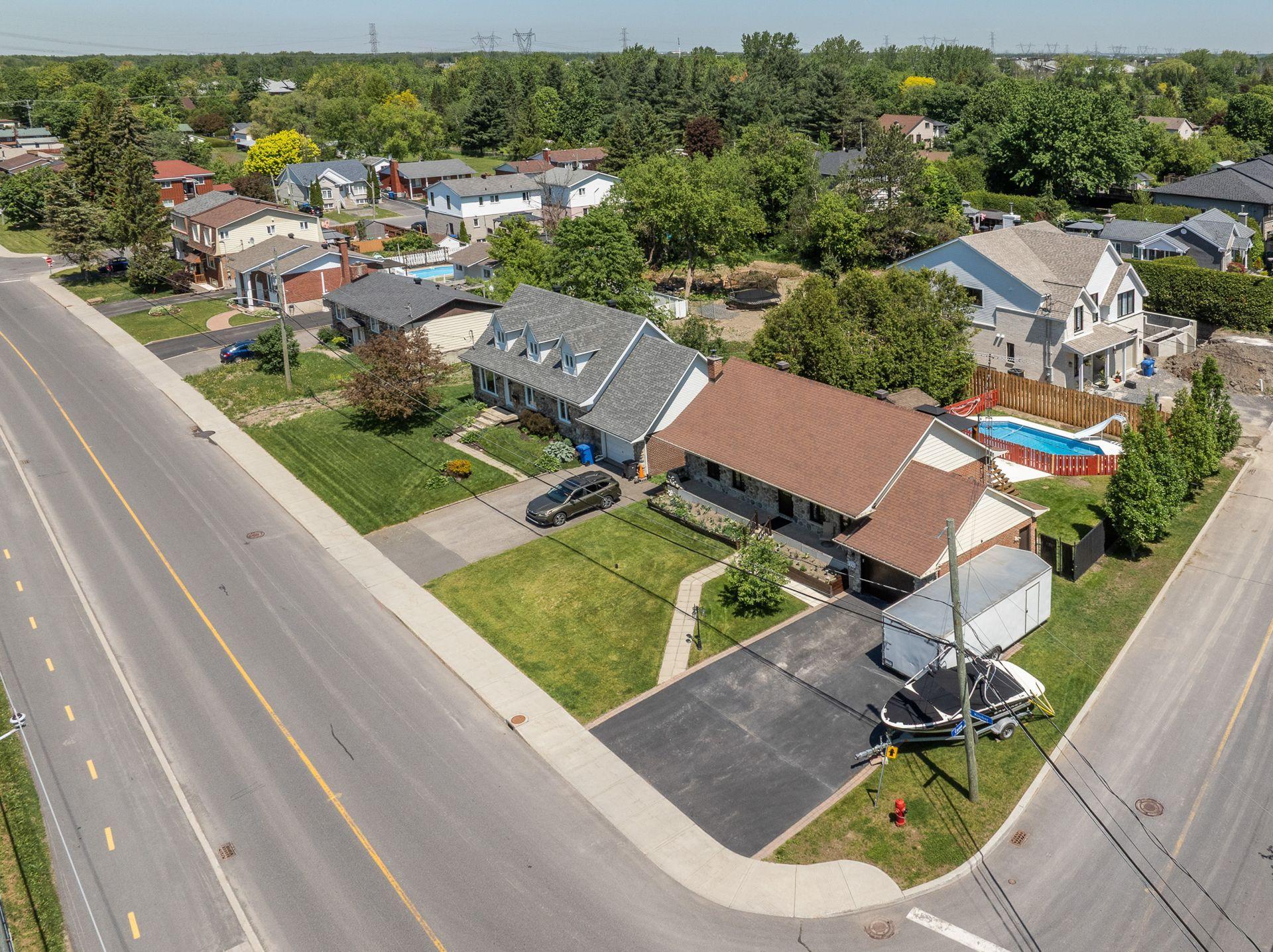 









8370


Boul. Kimber

,
Longueuil (Saint-Hubert),




QC
J3Y7K3

