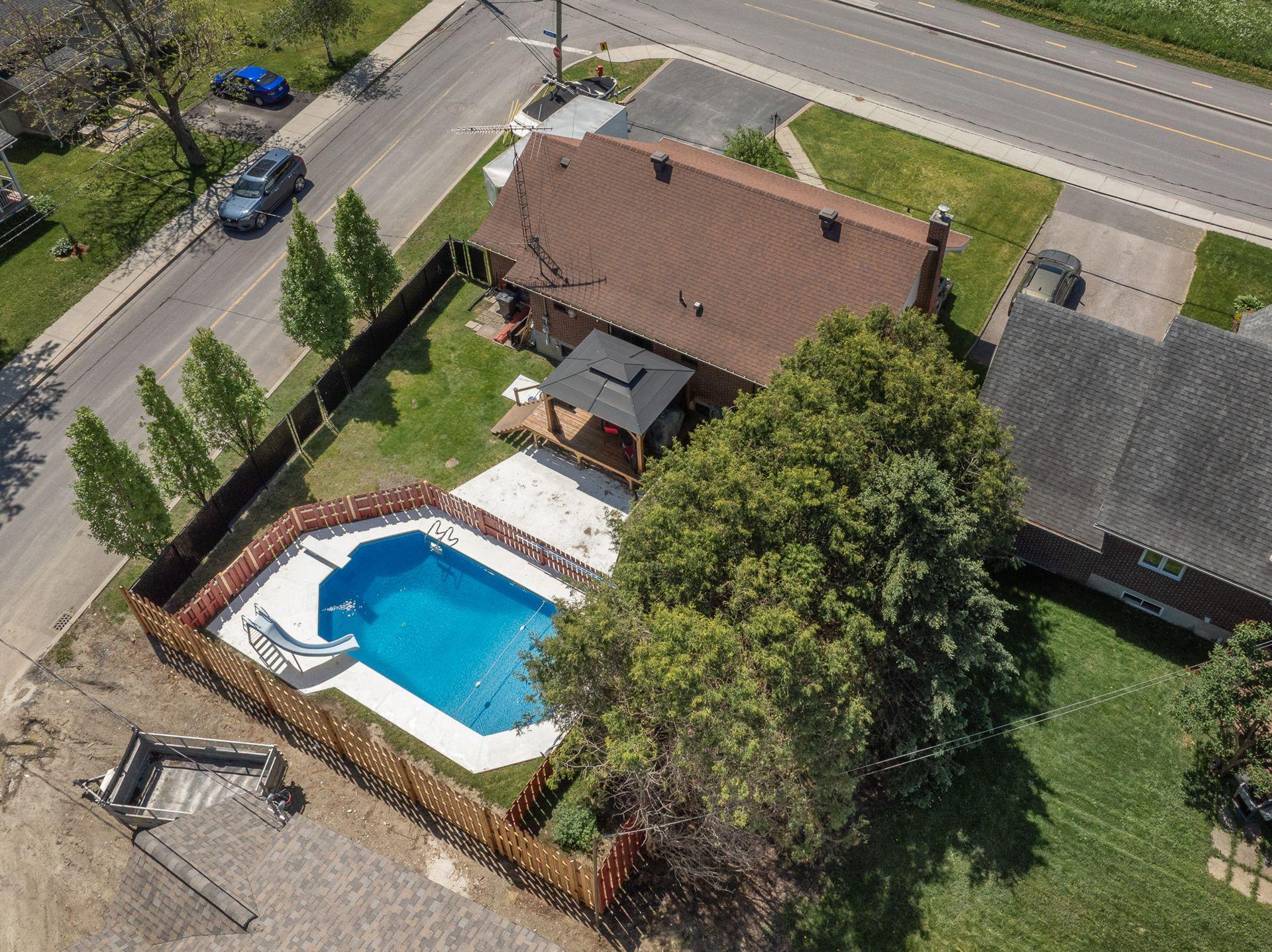 









8370


Boul. Kimber

,
Longueuil (Saint-Hubert),




QC
J3Y7K3

