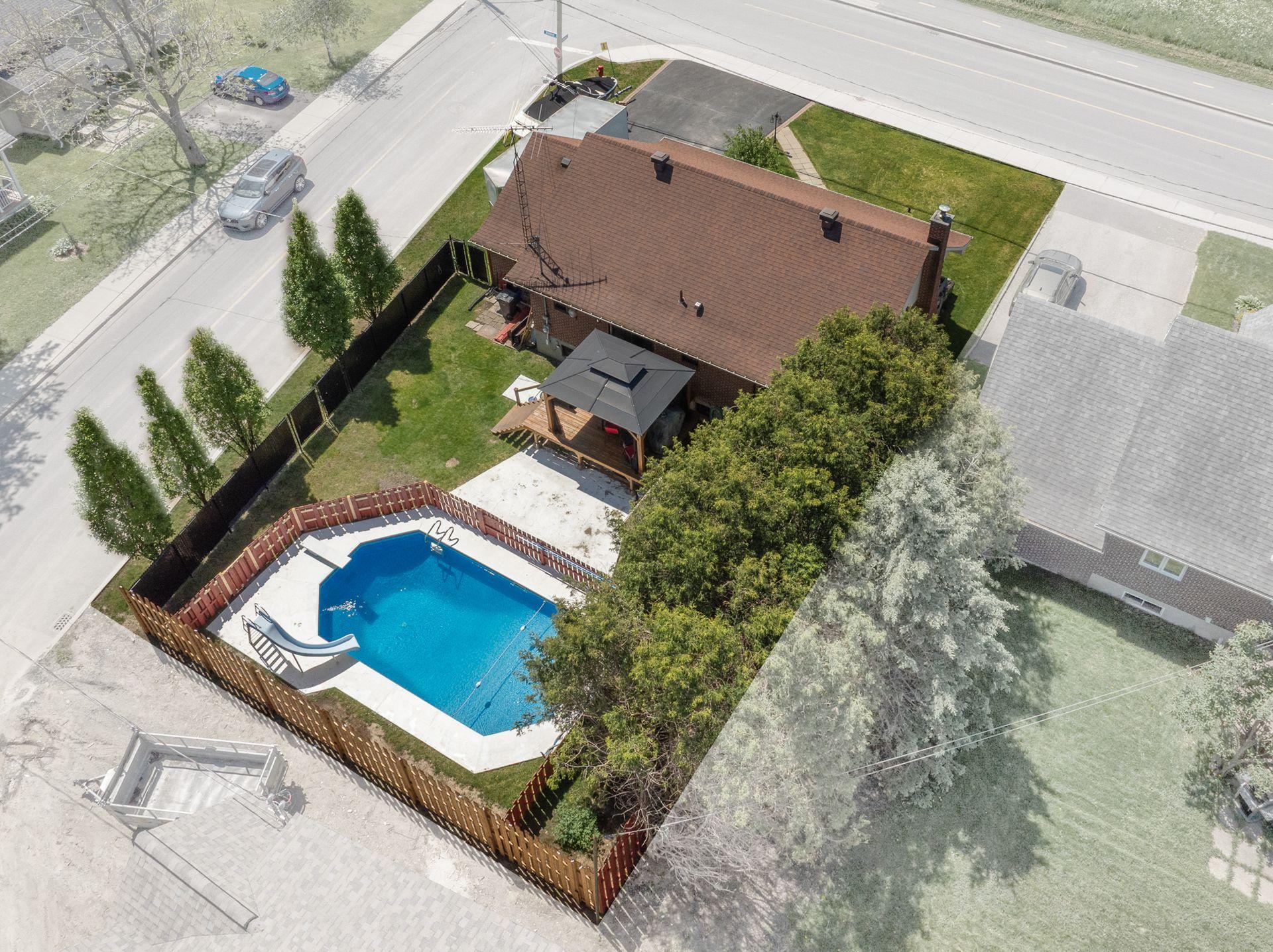 









8370


Boul. Kimber

,
Longueuil (Saint-Hubert),




QC
J3Y7K3

