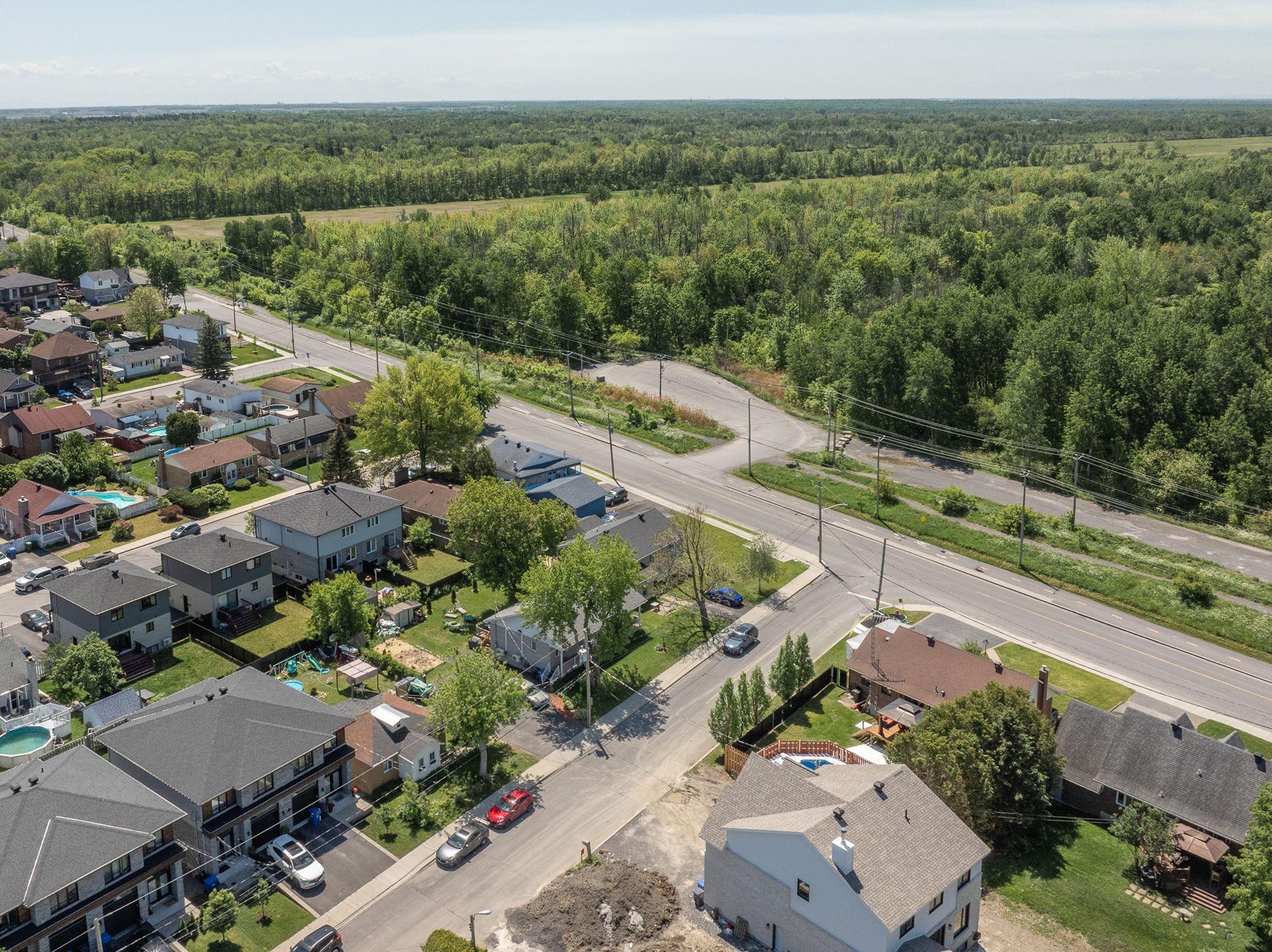 









8370


Boul. Kimber

,
Longueuil (Saint-Hubert),




QC
J3Y7K3

