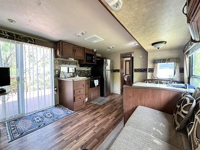 









61


Riverside

PA,
Lac Du Bonnet RM,







MB
R0E 1A0

