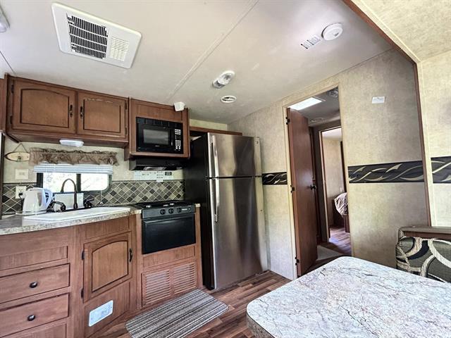 









61


Riverside

PA,
Lac Du Bonnet RM,







MB
R0E 1A0

