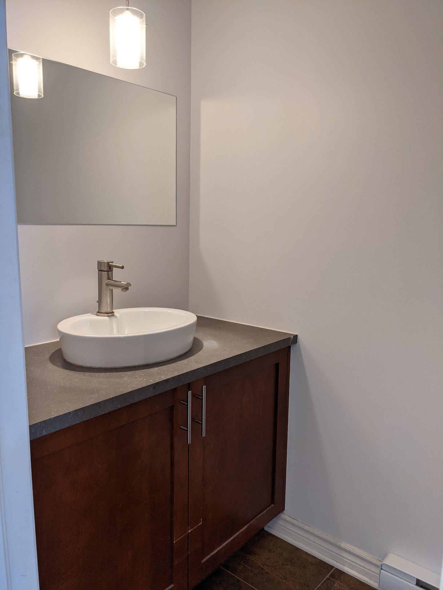 









8120


Rue de Limoges

,
Brossard,




QC
J4Y0H4

