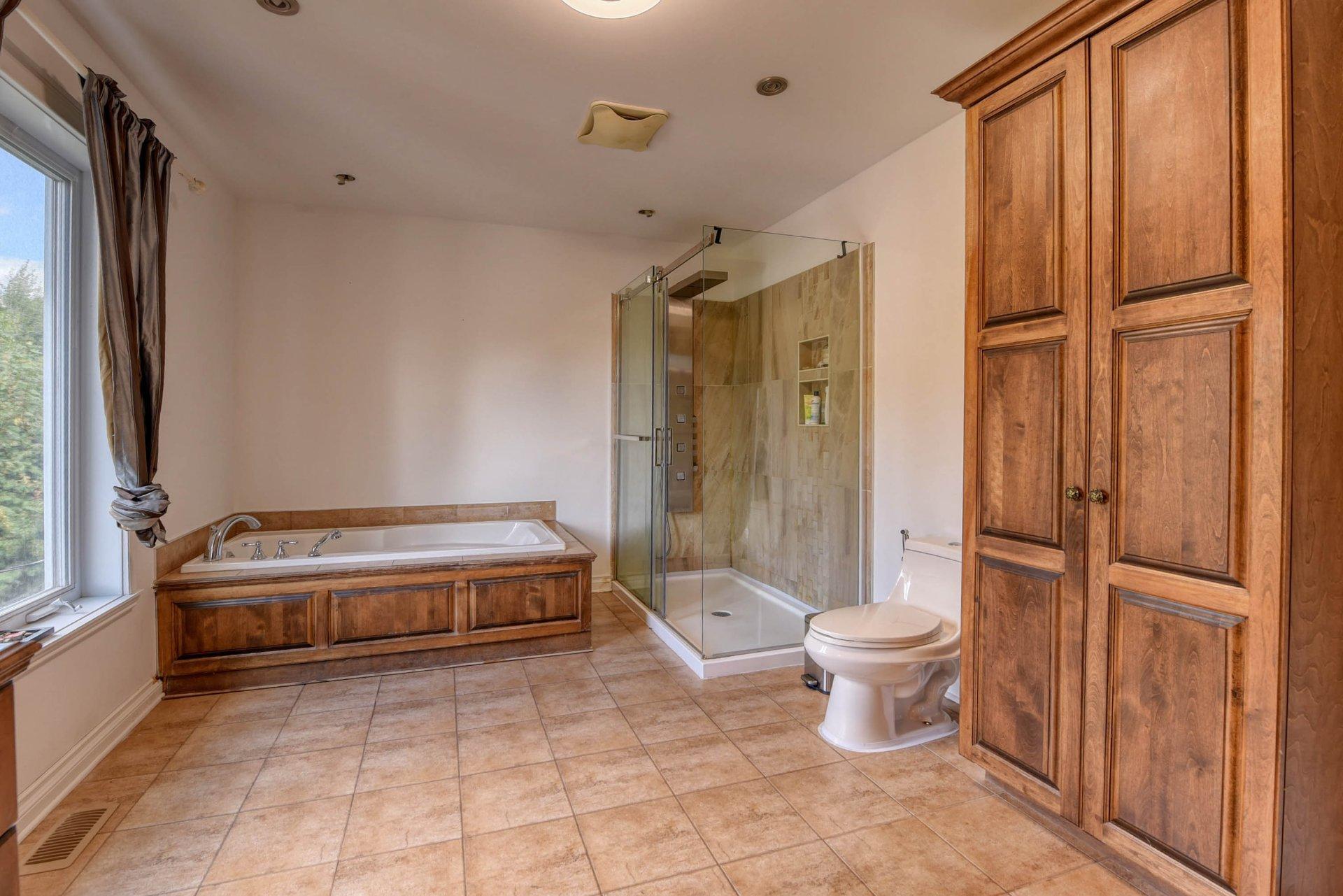 









2060


Rue Marianne-Baby

,
Chambly,




QC
J3L0A1

