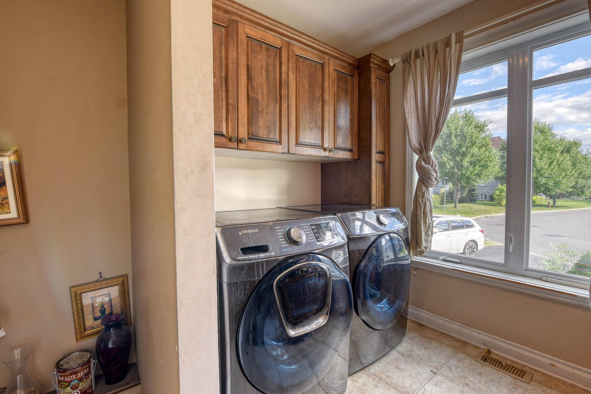 









2060


Rue Marianne-Baby

,
Chambly,




QC
J3L0A1

