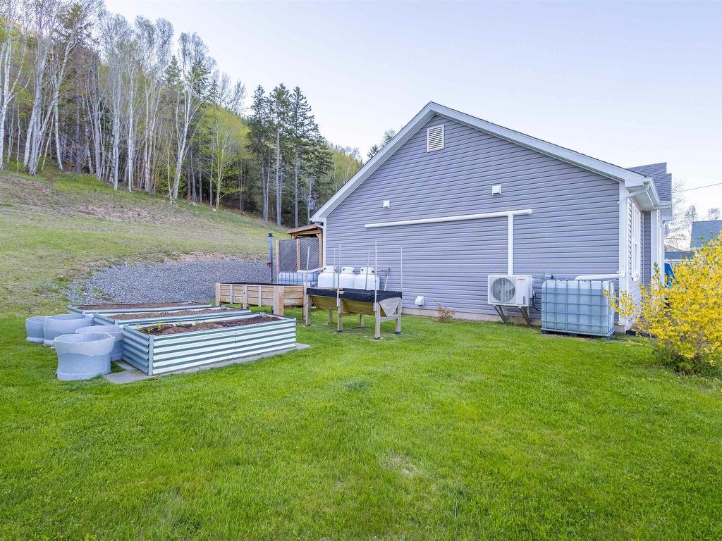 












3693 New Harris Road

,
New Harris,




NS
B1X 1T1


