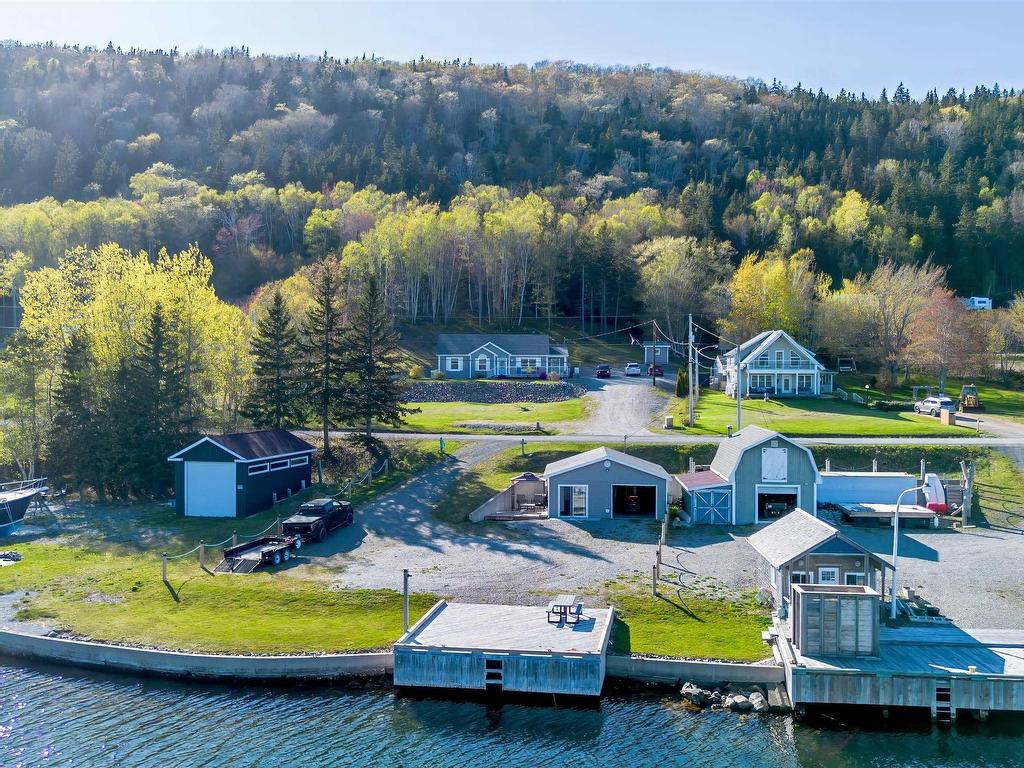 












3693 New Harris Road

,
New Harris,




NS
B1X 1T1

