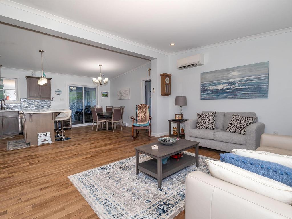 












3693 New Harris Road

,
New Harris,




NS
B1X 1T1


