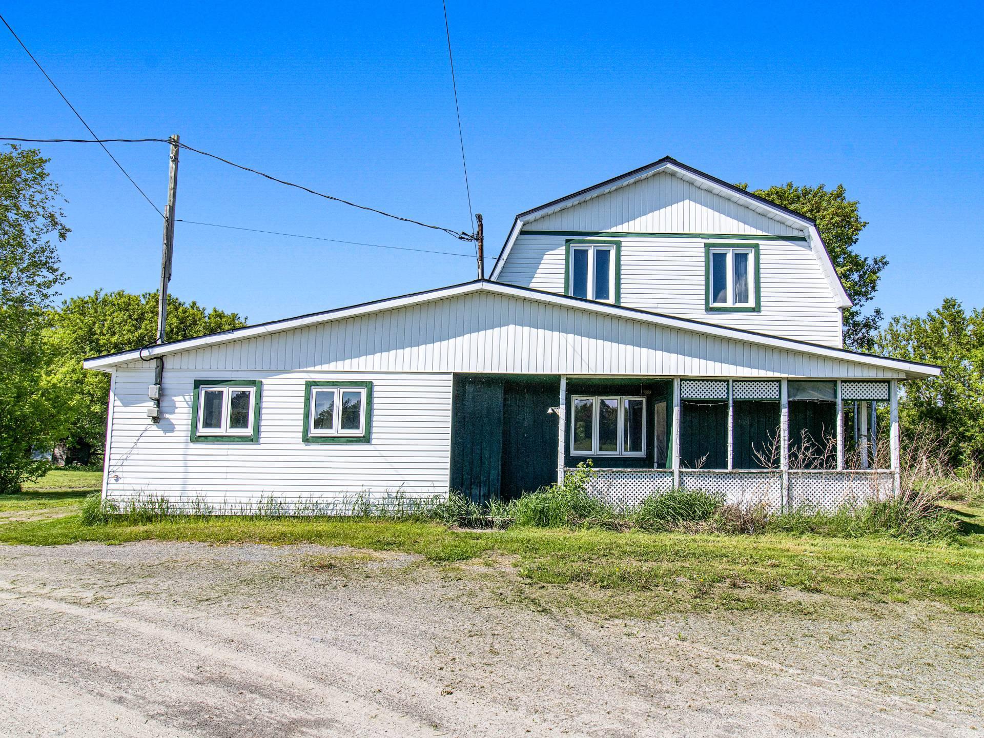 









551


Rue St-Jean

,
Brownsburg-Chatham,







QC
J8G1M1

