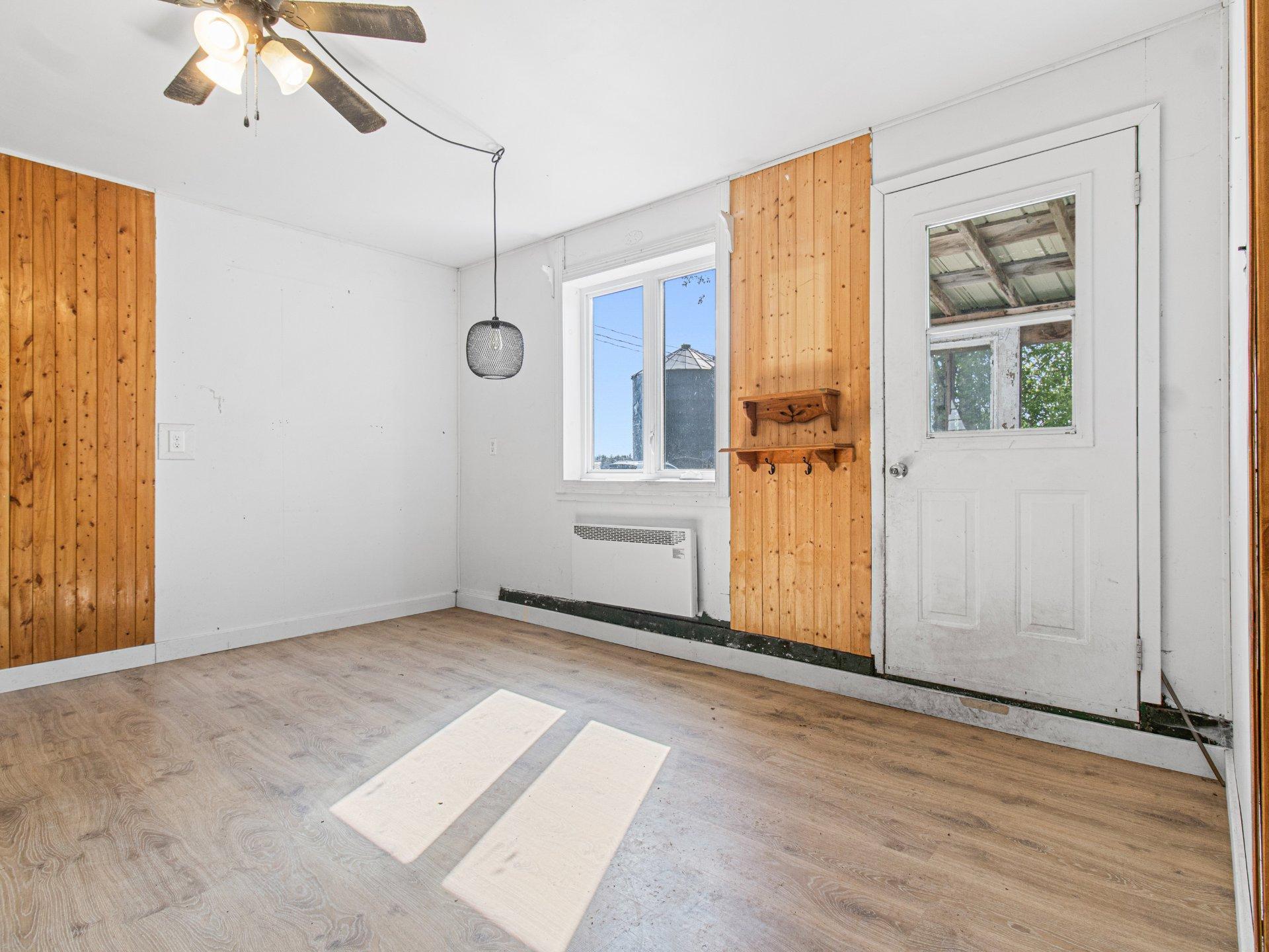 









551


Rue St-Jean

,
Brownsburg-Chatham,







QC
J8G1M1

