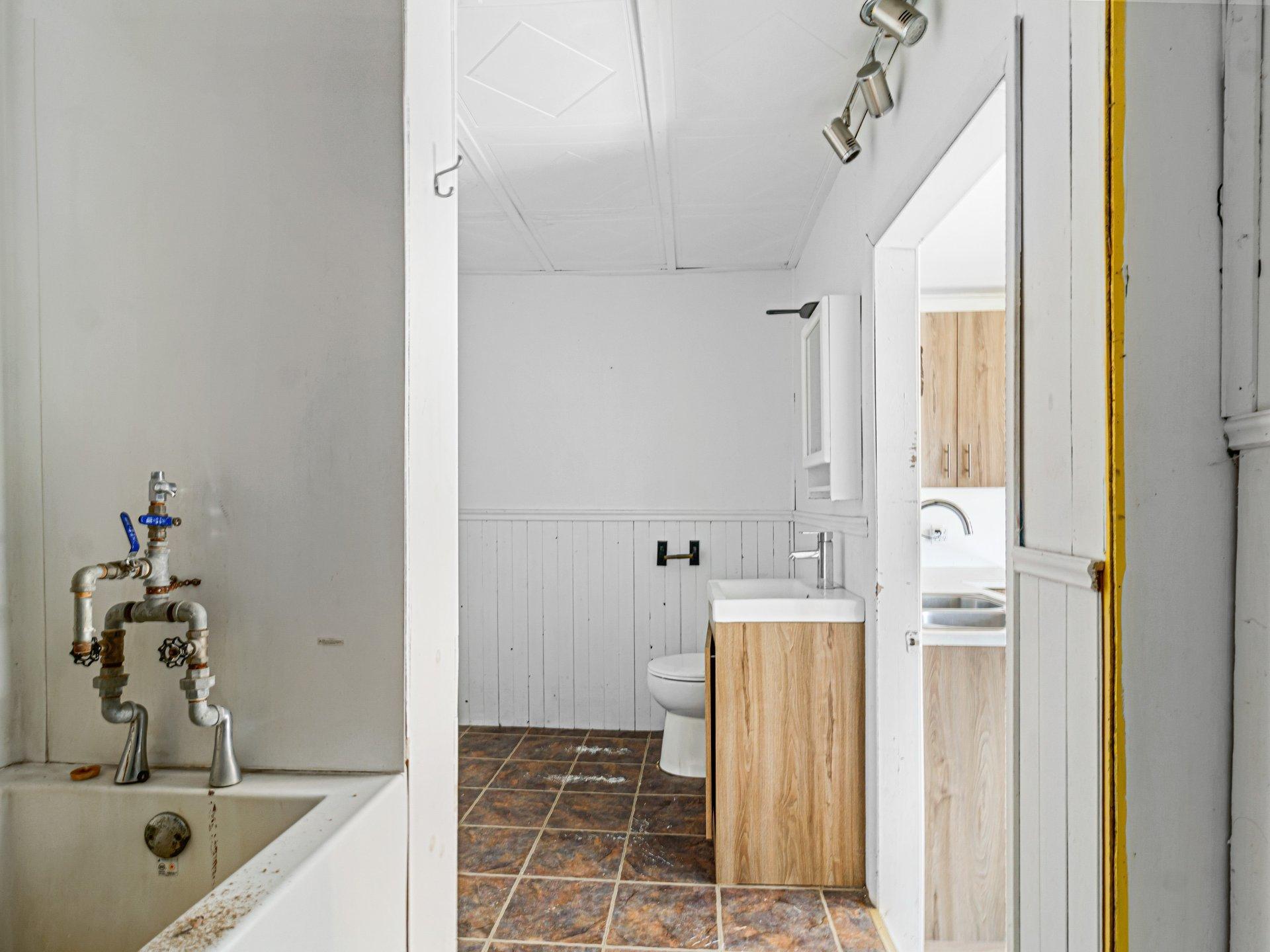 









551


Rue St-Jean

,
Brownsburg-Chatham,







QC
J8G1M1

