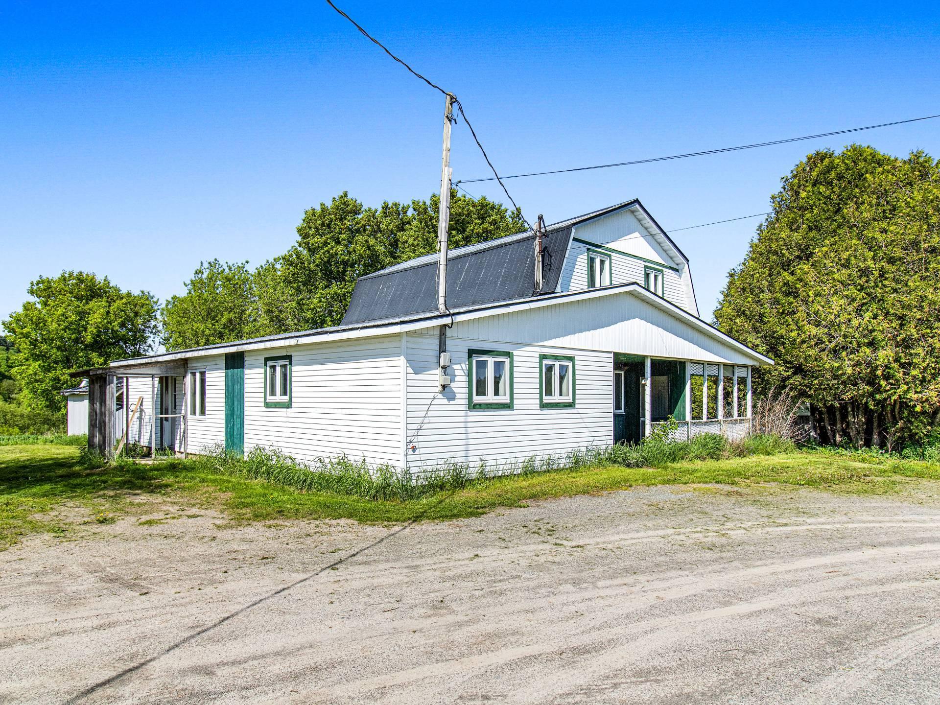 









551


Rue St-Jean

,
Brownsburg-Chatham,







QC
J8G1M1

