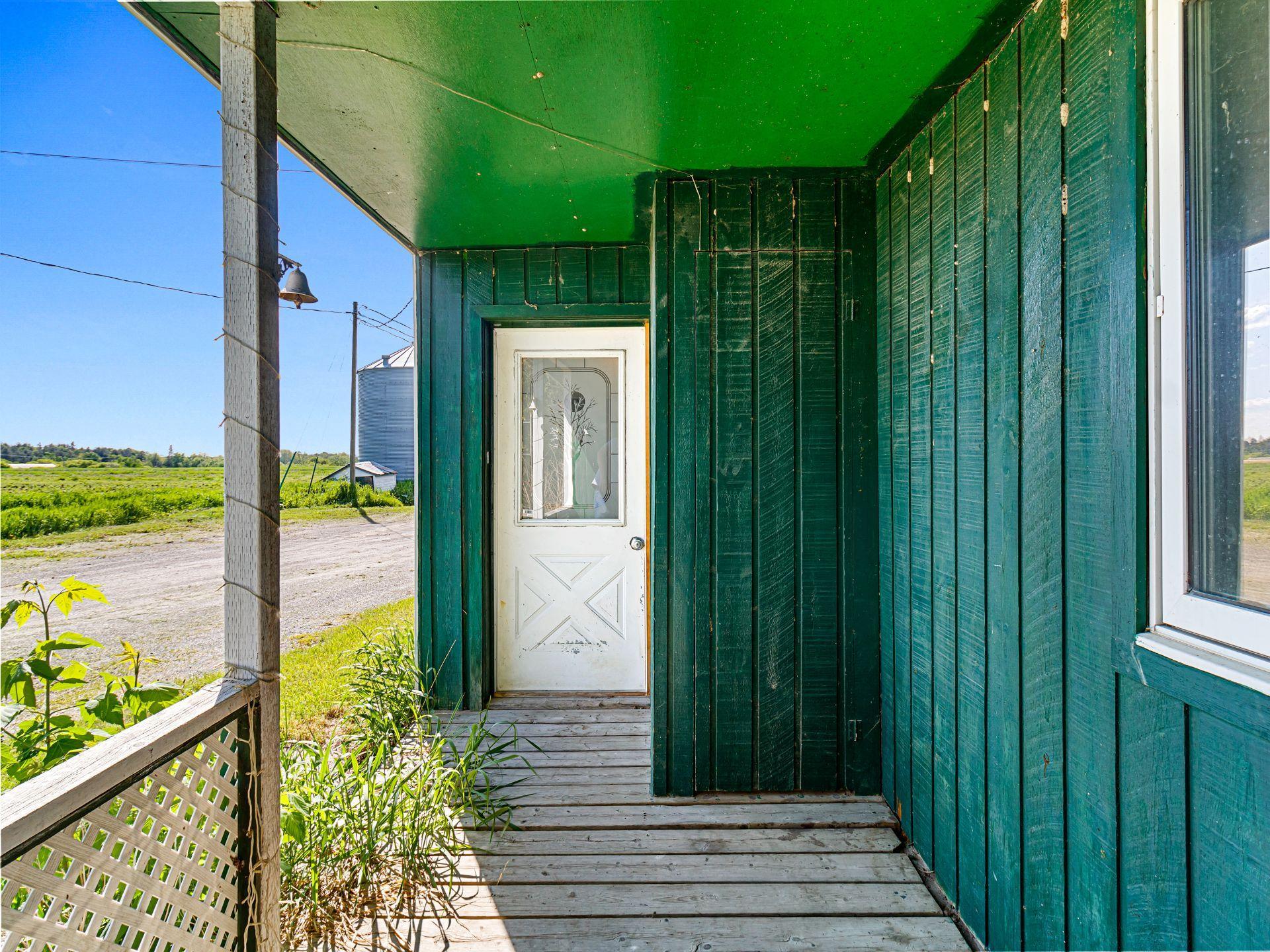 









551


Rue St-Jean

,
Brownsburg-Chatham,







QC
J8G1M1

