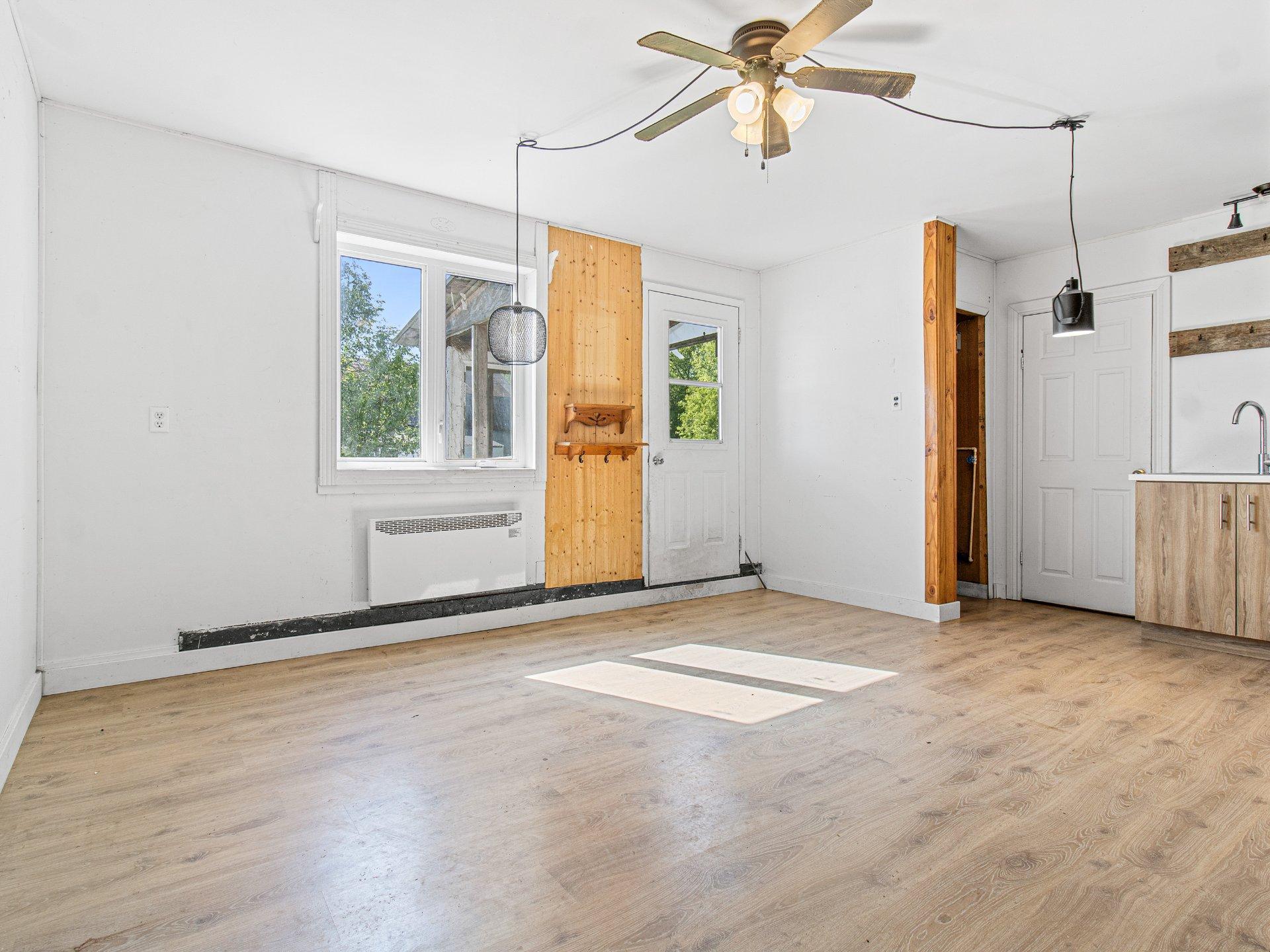 









551


Rue St-Jean

,
Brownsburg-Chatham,







QC
J8G1M1

