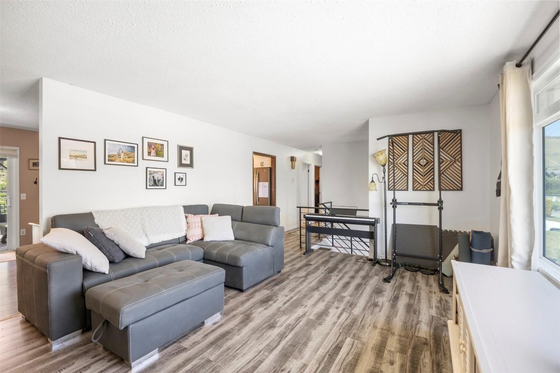 









1579


SOUTHVIEW

Terrace,
Kamloops,




BC
V2B 7R3

