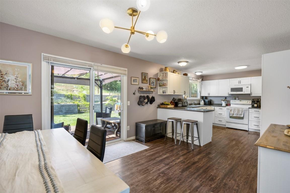 









1579


SOUTHVIEW

Terrace,
Kamloops,




BC
V2B 7R3

