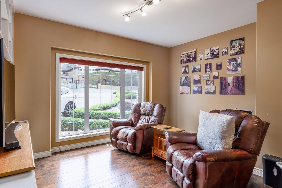 









370


Sandpiper

Street,
Kelowna,




BC
V1W 4K7

