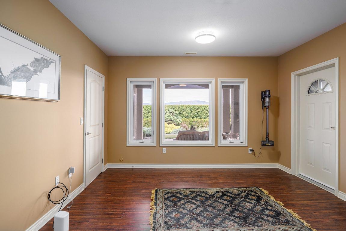 









370


Sandpiper

Street,
Kelowna,




BC
V1W 4K7

