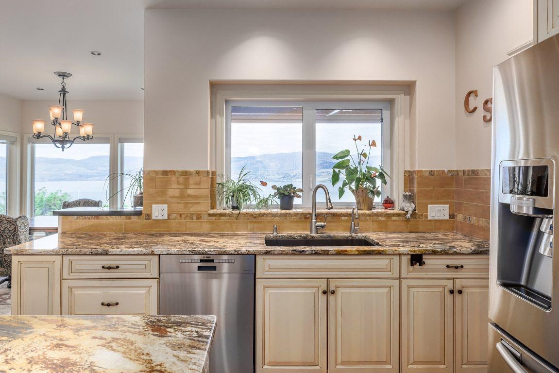









370


Sandpiper

Street,
Kelowna,




BC
V1W 4K7

