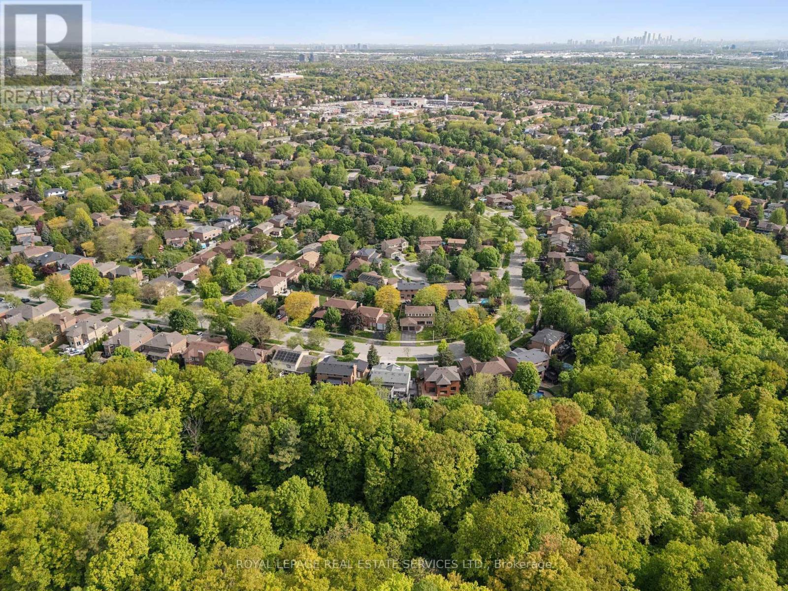 












1379 GOLDEN MEADOW TRAIL

,
Oakville,




Ontario
L6H3H1

