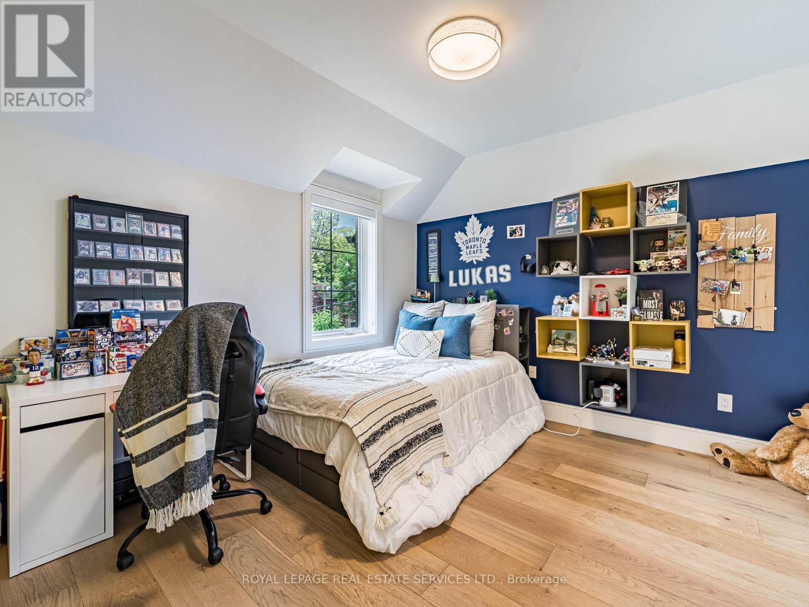 












529 BRIAR HILL AVENUE

,
Toronto,




Ontario
M5N1N1

