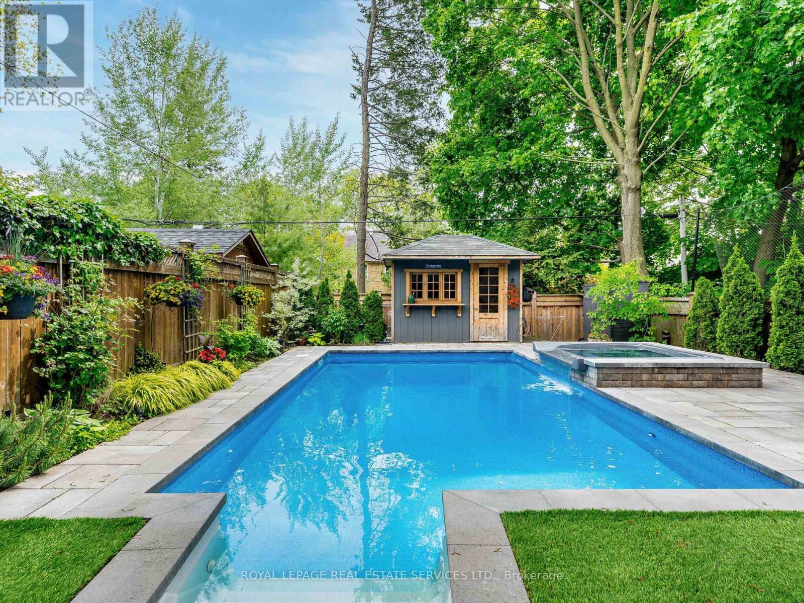 












529 BRIAR HILL AVENUE

,
Toronto,




Ontario
M5N1N1

