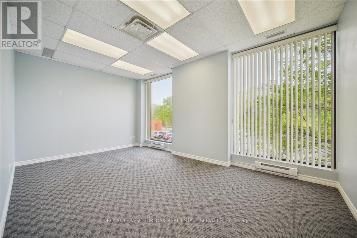 












206 - 2321 FAIRVIEW STREET

,
Burlington,




Ontario
L7R2E3

