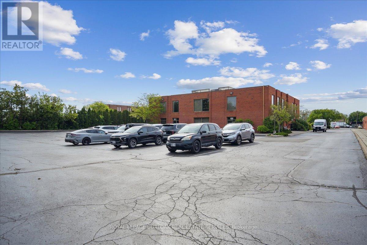 












206 - 2321 FAIRVIEW STREET

,
Burlington,




Ontario
L7R2E3


