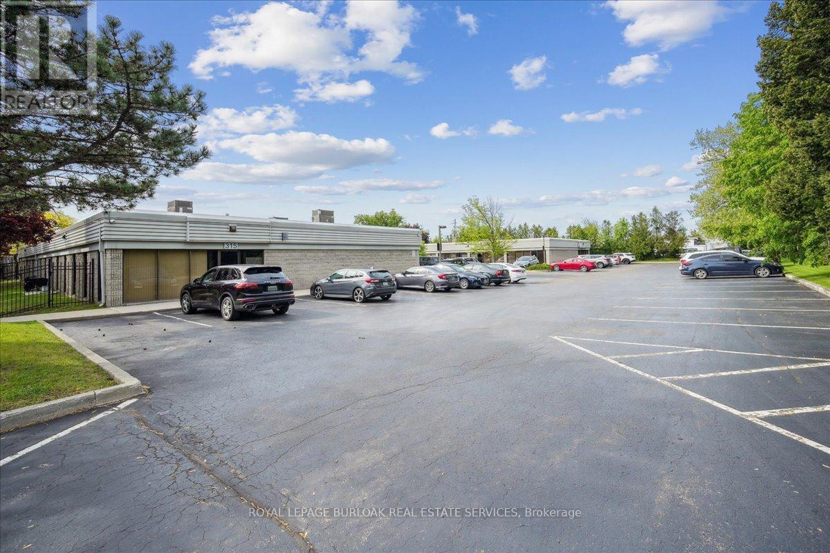 












206 - 2321 FAIRVIEW STREET

,
Burlington,




Ontario
L7R2E3


