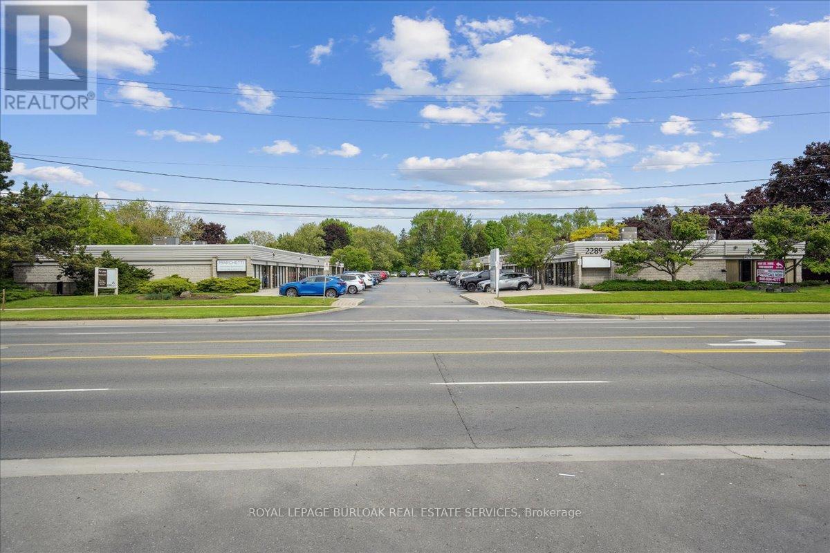 












206 - 2321 FAIRVIEW STREET

,
Burlington,




Ontario
L7R2E3

