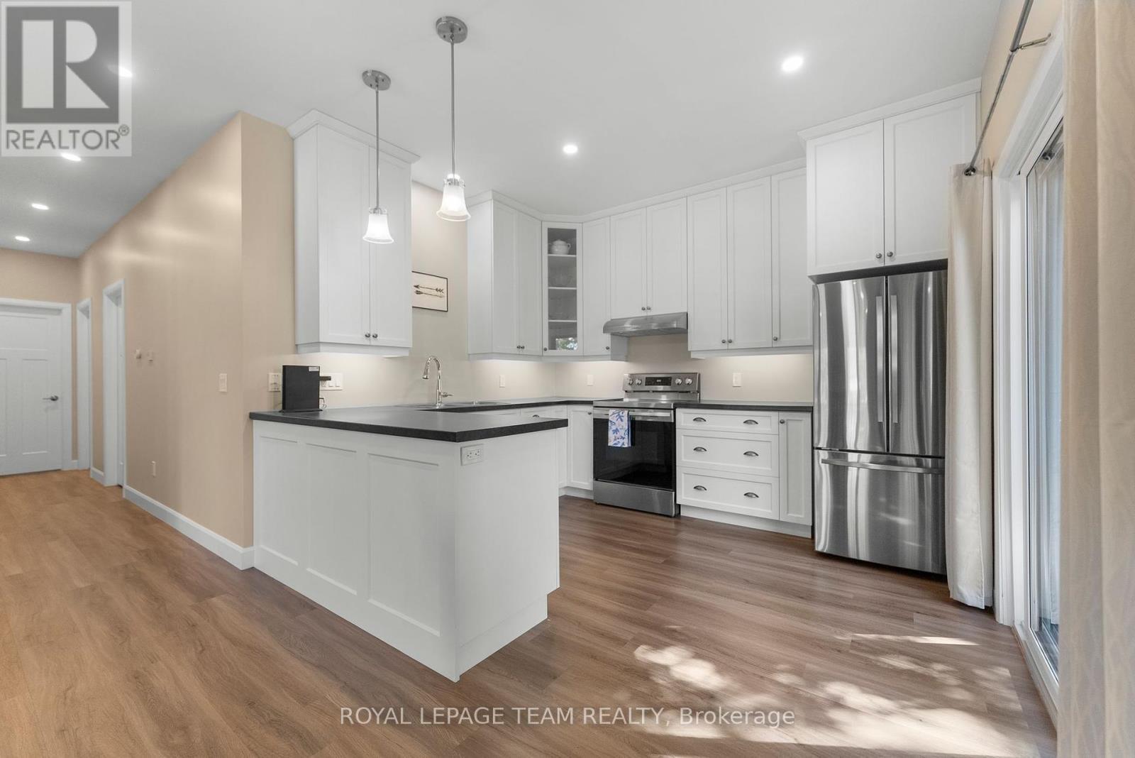 












12 SIMPSON STREET

,
Whitewater Region,




Ontario
K0J1K0

