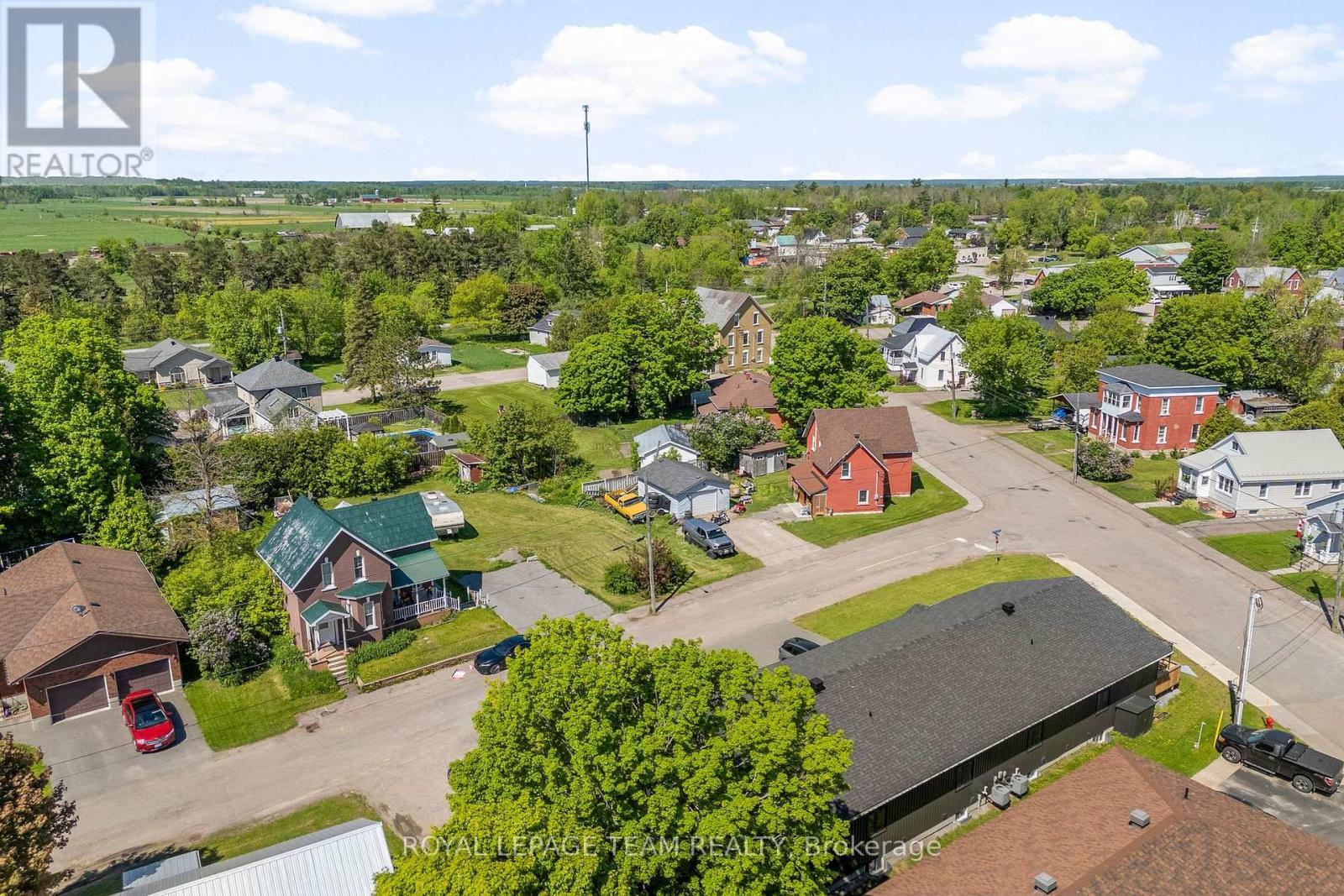 












12 SIMPSON STREET

,
Whitewater Region,




Ontario
K0J1K0

