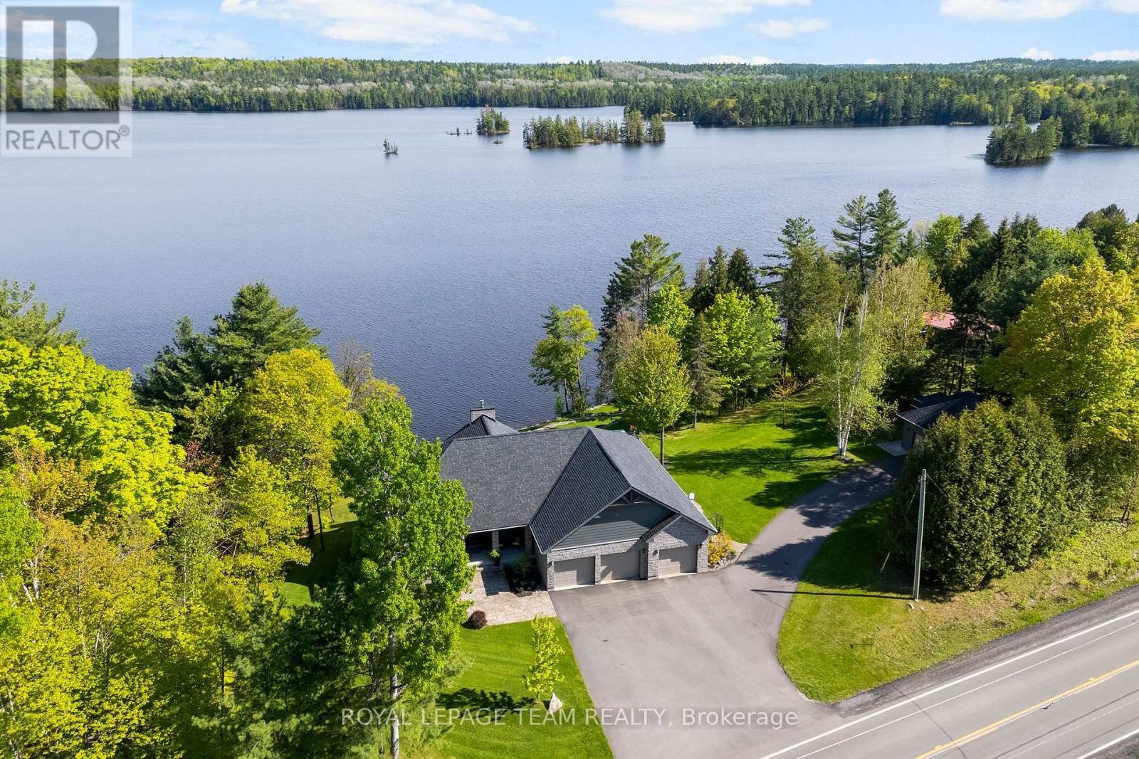 












2803 CENTENNIAL LAKE ROAD

,
Greater Madawaska,




Ontario
K0J1H0

