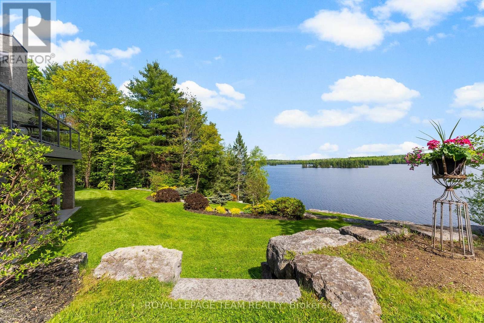 












2803 CENTENNIAL LAKE ROAD

,
Greater Madawaska,




Ontario
K0J1H0

