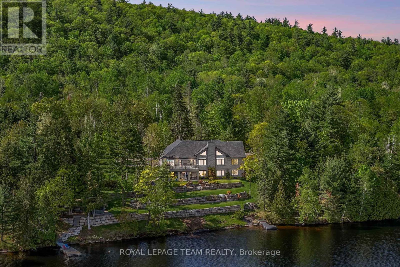 












2803 CENTENNIAL LAKE ROAD

,
Greater Madawaska,




Ontario
K0J1H0

