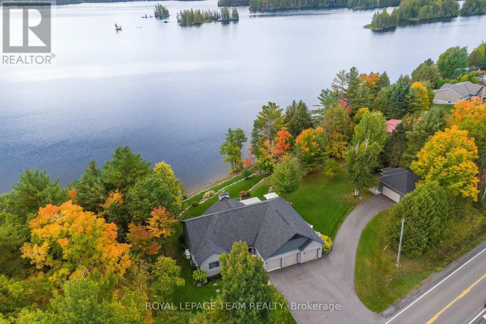 












2803 CENTENNIAL LAKE ROAD

,
Greater Madawaska,




Ontario
K0J1H0

