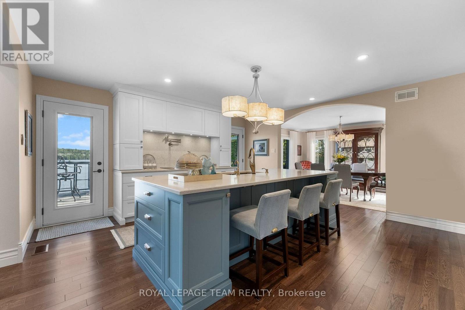 












2803 CENTENNIAL LAKE ROAD

,
Greater Madawaska,




Ontario
K0J1H0

