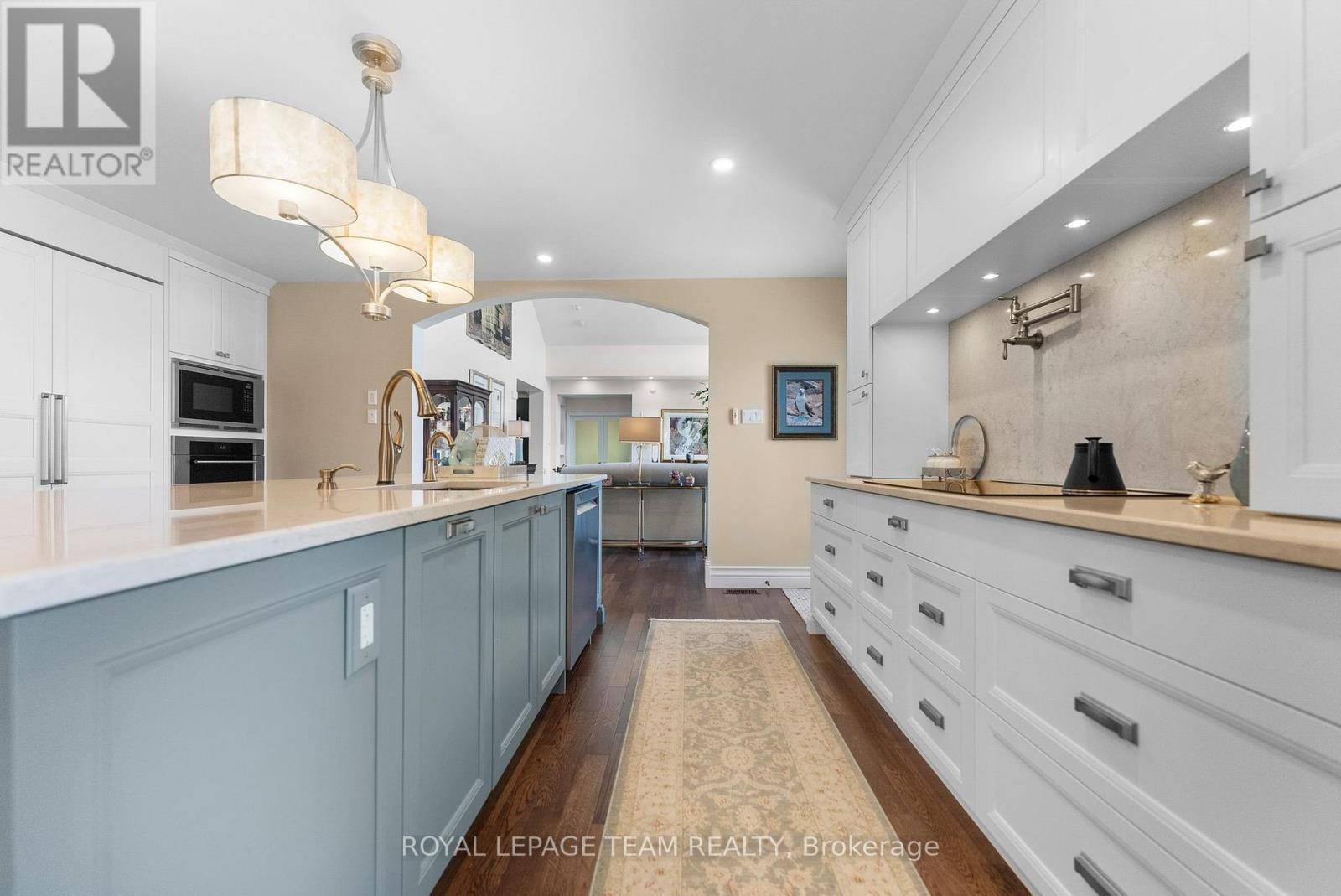 












2803 CENTENNIAL LAKE ROAD

,
Greater Madawaska,




Ontario
K0J1H0

