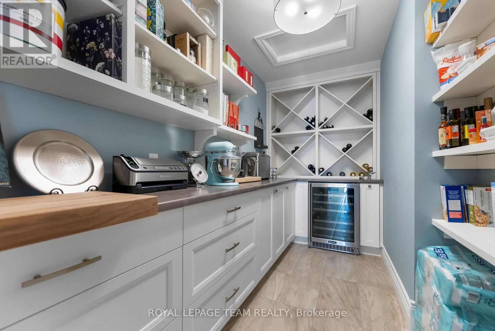 












2803 CENTENNIAL LAKE ROAD

,
Greater Madawaska,




Ontario
K0J1H0

