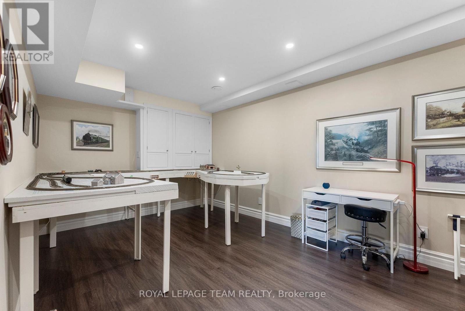 












2803 CENTENNIAL LAKE ROAD

,
Greater Madawaska,




Ontario
K0J1H0

