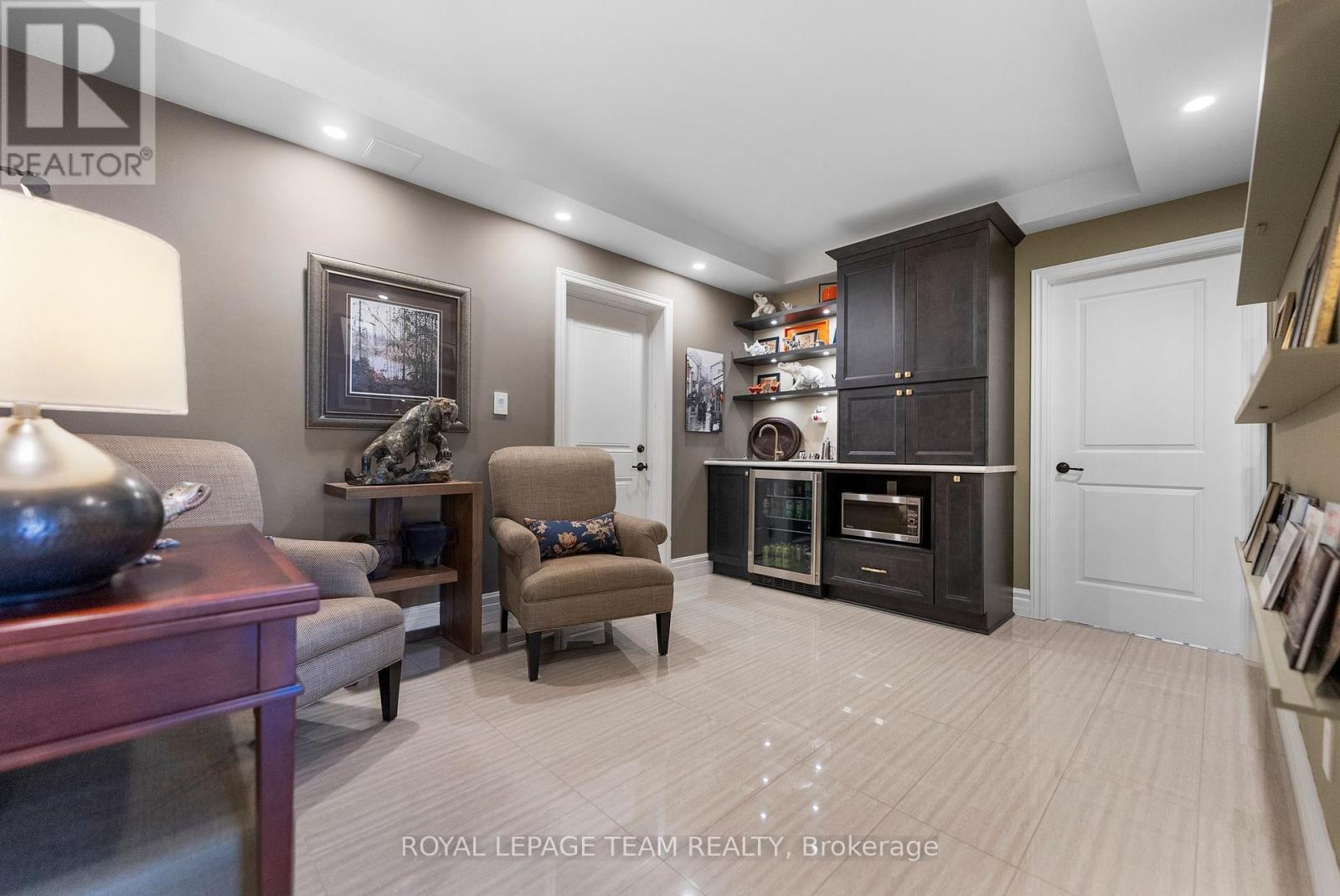 












2803 CENTENNIAL LAKE ROAD

,
Greater Madawaska,




Ontario
K0J1H0

