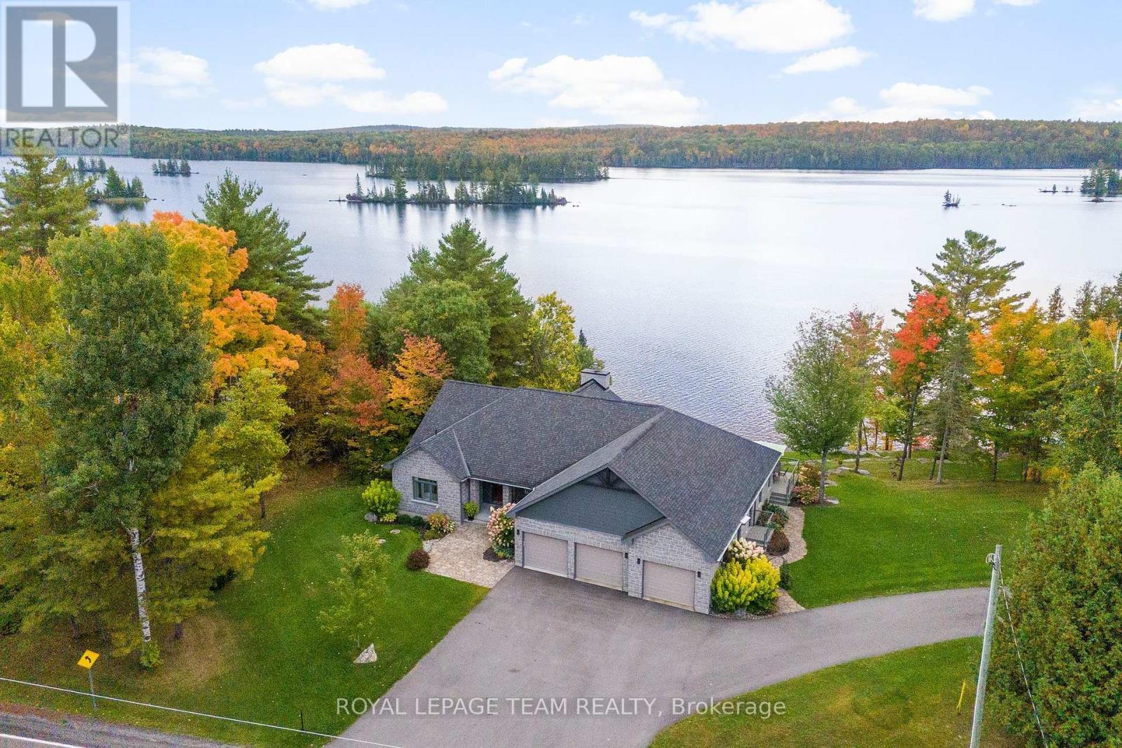 












2803 CENTENNIAL LAKE ROAD

,
Greater Madawaska,




Ontario
K0J1H0

