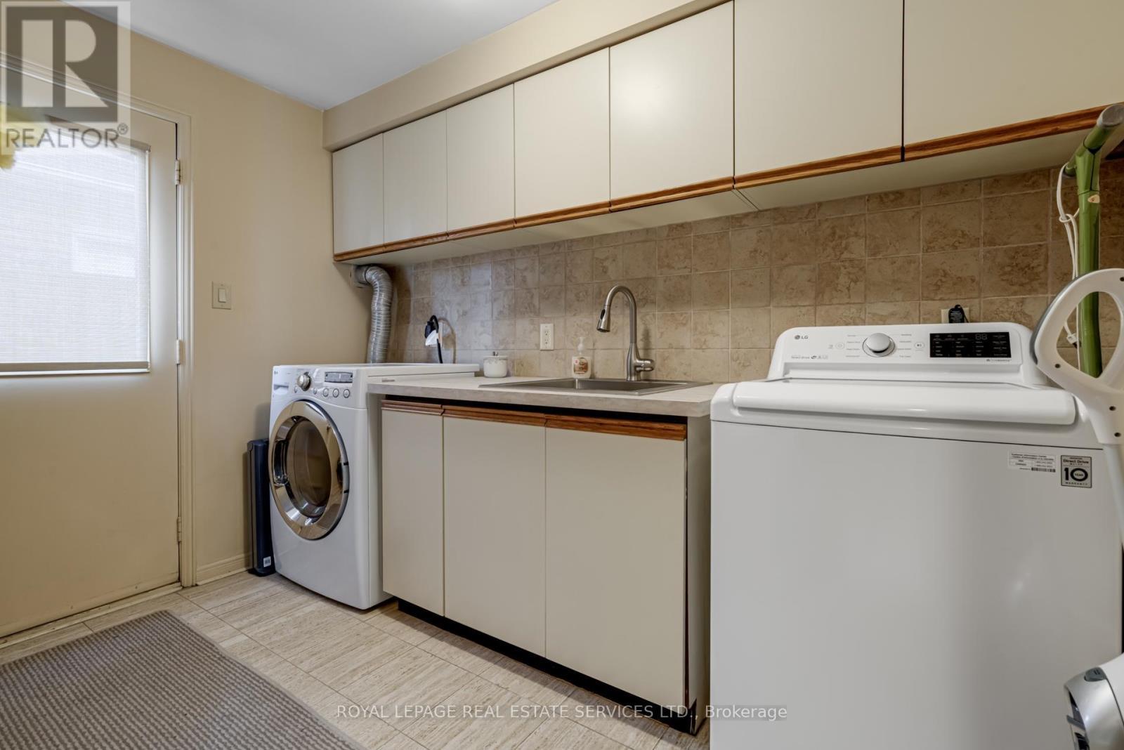












30 NORTHUMBERLAND PLACE

,
Brampton,




Ontario
L6S4E5

