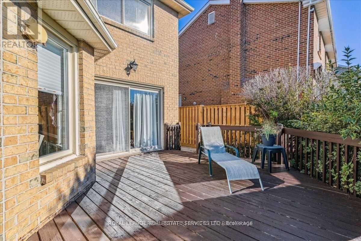 












30 NORTHUMBERLAND PLACE

,
Brampton,




Ontario
L6S4E5

