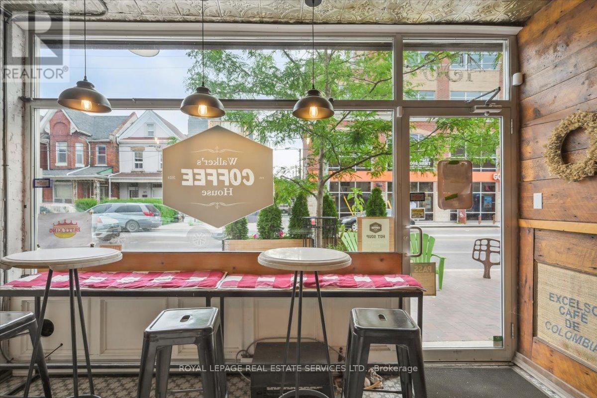 












456 OSSINGTON AVENUE

,
Toronto,




Ontario
M6G3T2

